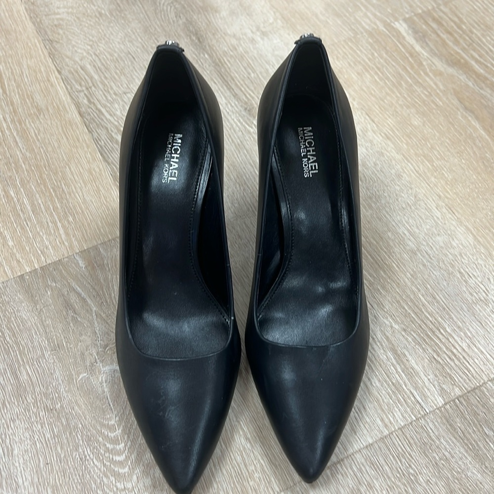 Michael Kors black leather pumps size 7.5. GREAT CONDITION!